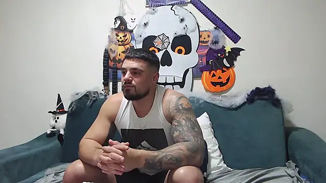 Snapshot of Tiberius_hunk chatting on November 6, 2025, 7:04 pm Tiberius hunk online show from November 6, 2025, 7:04 pm