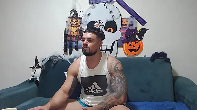 Snapshot of Tiberius_hunk chatting on November 10, 2025, 3:05 am Tiberius hunk online show from November 10, 2025, 3:05 am