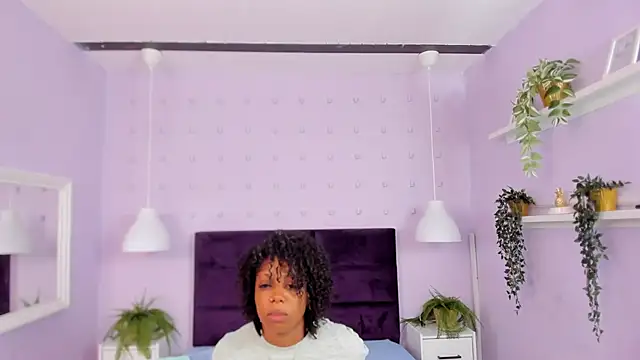 Hanaahquinn online show from October 6, 2025, 11:51 am