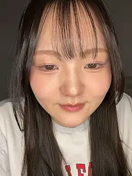 MinaKubo online show from April 15, 2026, 3:08 pm