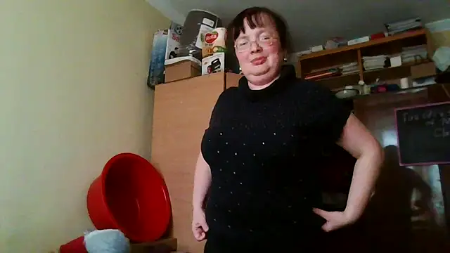 Snapshot of Queen-Elizabeth-25 chatting on March 4, 2025, 8:57 am Queen-Elizabeth-25 online show from March 4, 2025, 8:57 am