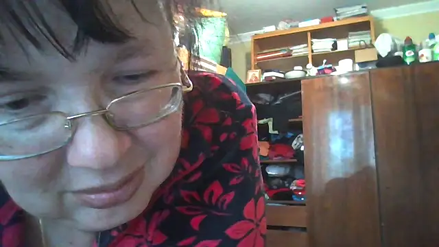 Snapshot of Queen-Elizabeth-25 chatting on March 6, 2025, 2:51 pm Queen-Elizabeth-25 online show from March 6, 2025, 2:51 pm