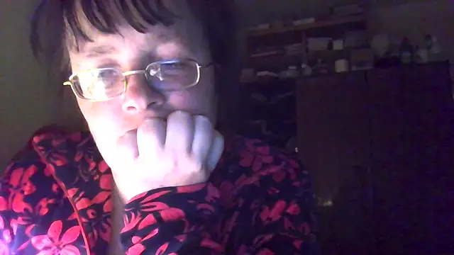 Snapshot of Queen-Elizabeth-25 chatting on March 6, 2025, 7:32 pm Queen-Elizabeth-25 online show from March 6, 2025, 7:32 pm