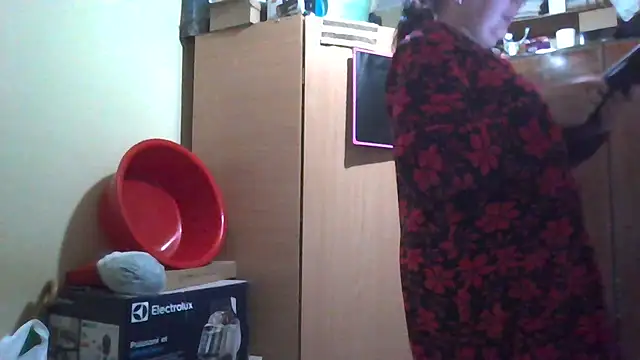 Snapshot of Queen-Elizabeth-25 chatting on March 7, 2025, 6:54 pm Queen-Elizabeth-25 online show from March 7, 2025, 6:54 pm