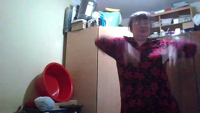 Snapshot of Queen-Elizabeth-25 chatting on March 9, 2025, 4:05 am Queen-Elizabeth-25 online show from March 9, 2025, 4:05 am