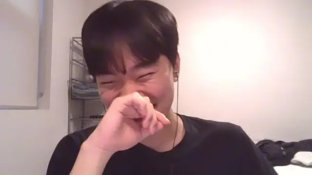 sdamvo2 online show from March 5, 2025, 8:10 pm