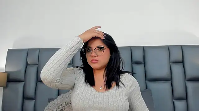 LunaSotto online show from March 12, 2025, 7:38 pm