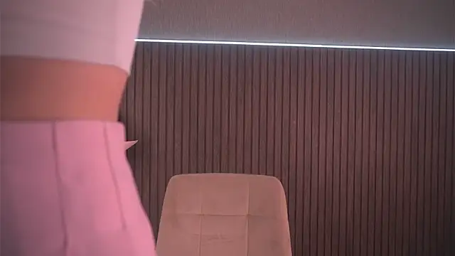 christie luv online show from September 26, 2025, 5:11 am