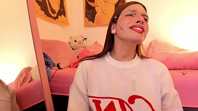 Loona s online show from October 6, 2025, 7:00 pm