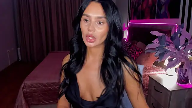 DanaSincere online show from November 19, 2025, 4:45 am