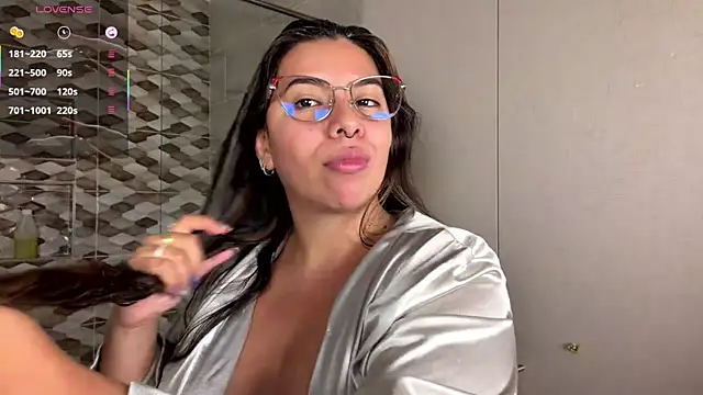 emilyy cooperr online show from April 22, 2026, 12:50 pm