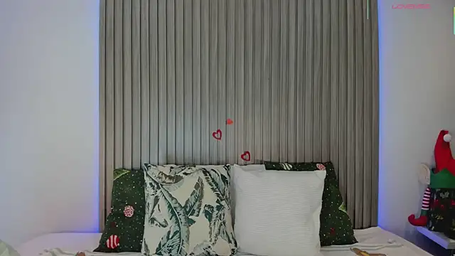 Zoe-S online show from November 27, 2025, 7:05 pm