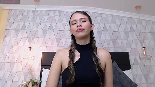 Snapshot of LiliJensen chatting on October 6, 2025, 7:55 pm LiliJensen online show from October 6, 2025, 7:55 pm