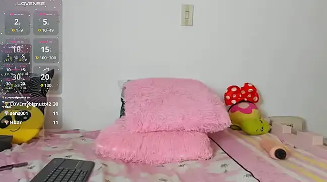 SusanSimpson16 online show from March 9, 2025, 3:43 am