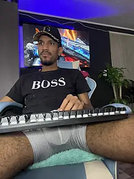 Snapshot of Miguel_bigcock chatting on March 8, 2025, 4:50 pm Miguel bigcock online show from March 8, 2025, 4:50 pm