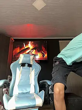 Snapshot of Miguel_bigcock chatting on March 22, 2025, 2:25 pm Miguel bigcock online show from March 22, 2025, 2:25 pm