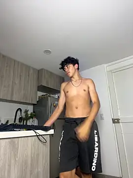 Snapshot of Miguel_bigcock chatting on September 18, 2025, 11:18 pm Miguel bigcock online show from September 18, 2025, 11:18 pm