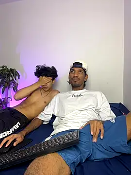 Snapshot of Miguel_bigcock chatting on September 21, 2025, 2:02 am Miguel bigcock online show from September 21, 2025, 2:02 am