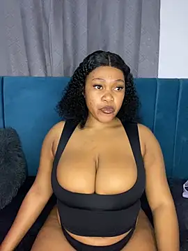 Snapshot of CuteSexyBoobz chatting on September 27, 2025, 10:37 pm CuteSexyBoobz online show from September 27, 2025, 10:37 pm