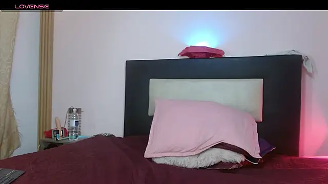 LorenaJoness online show from November 21, 2025, 2:49 pm