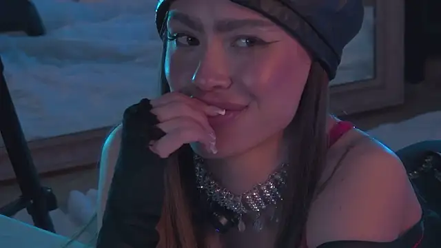 Amanda River online show from November 12, 2025, 11:14 pm