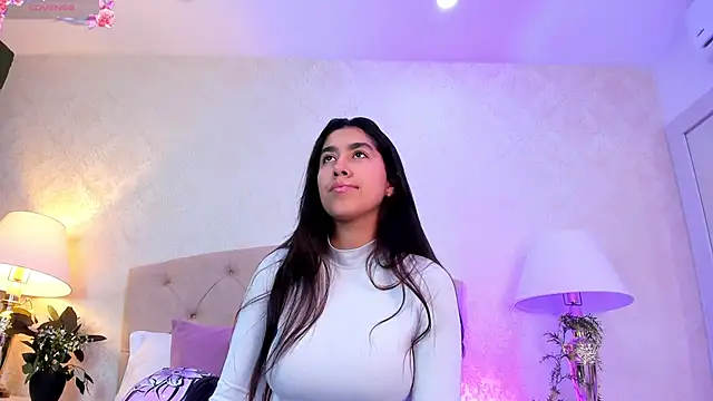 Mia Montess online show from May 27, 2026, 12:46 pm