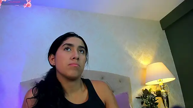 Mia Montess online show from June 6, 2026, 5:39 pm