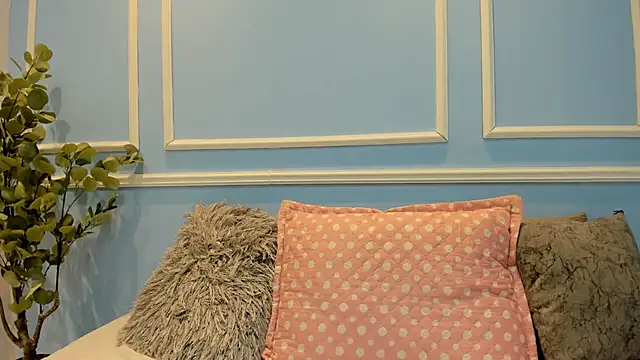 Lucy Canel online show from October 2, 2025, 6:59 pm