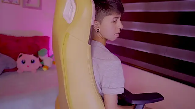 tommy blue online show from March 21, 2025, 3:46 pm