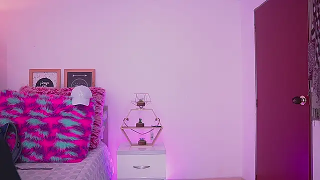 tommy blue online show from September 24, 2025, 1:03 pm