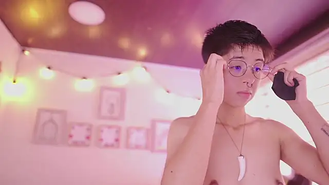 tommy blue online show from April 10, 2026, 1:49 pm