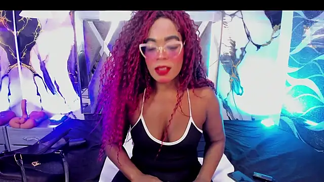 CandyMartinez  online show from May 26, 2026, 8:38 pm