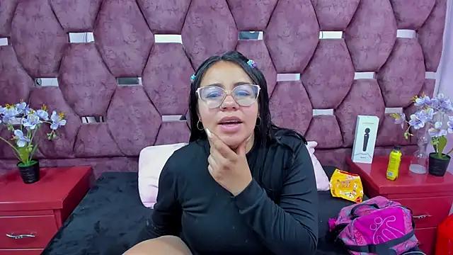  Violeta 18 online show from November 24, 2025, 3:28 am