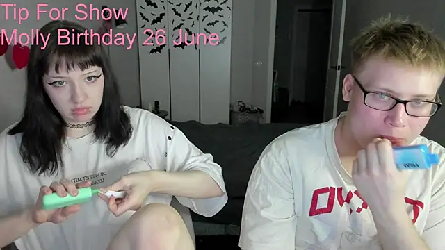 Snapshot of JayMollyy chatting on June 1, 2026, 5:25 pm JayMollyy online show from June 1, 2026, 5:25 pm