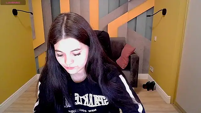 ElinaMils online show from March 13, 2025, 12:35 pm