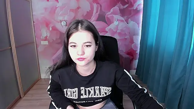 ElinaMils online show from March 18, 2025, 6:36 am