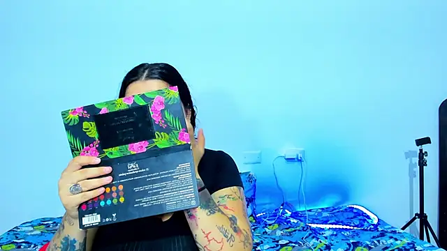 Celestte online show from March 4, 2025, 5:32 am