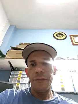 karlossan24 online show from January 18, 2026, 11:30 pm