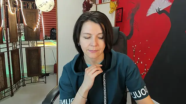 NicoleHitman online show from March 19, 2025, 8:23 am