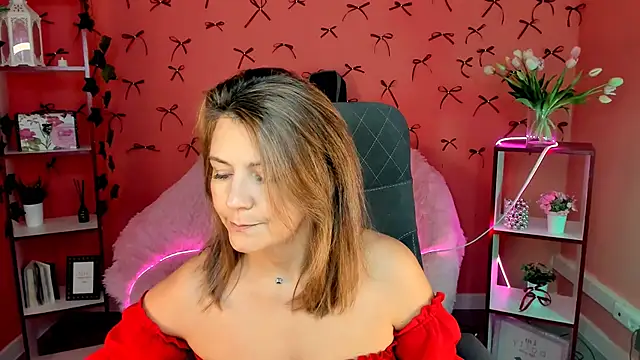 NicoleHitman online show from September 18, 2025, 5:20 am