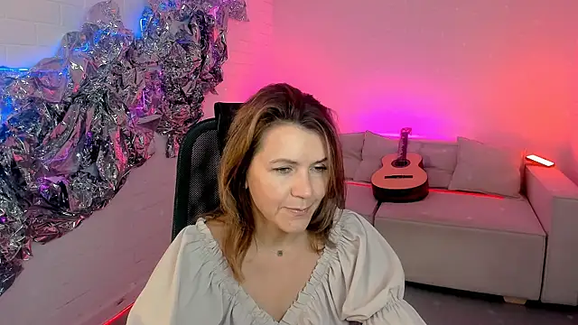 NicoleHitman online show from September 19, 2025, 9:11 am