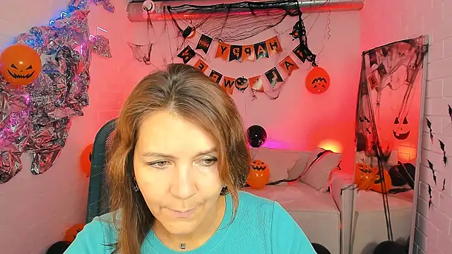NicoleHitman online show from October 29, 2025, 5:42 am