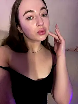 AlisaQSky online show from November 11, 2025, 4:45 am