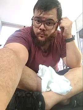 Snapshot of Edmund98 chatting on December 4, 2025, 3:54 pm Edmund98 online show from December 4, 2025, 3:54 pm