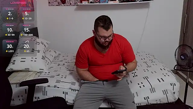 Snapshot of Edmund98 chatting on February 1, 2026, 1:37 am Edmund98 online show from February 1, 2026, 1:37 am