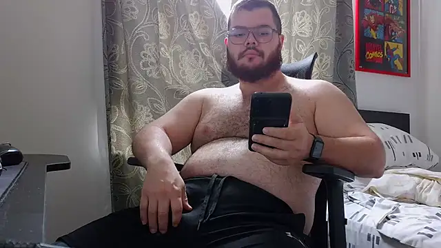 Snapshot of Edmund98 chatting on February 6, 2026, 6:22 pm Edmund98 online show from February 6, 2026, 6:22 pm