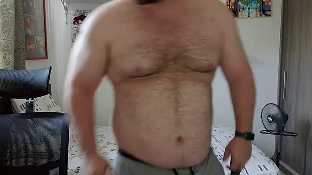 Snapshot of Edmund98 chatting on February 9, 2026, 5:50 pm Edmund98 online show from February 9, 2026, 5:50 pm