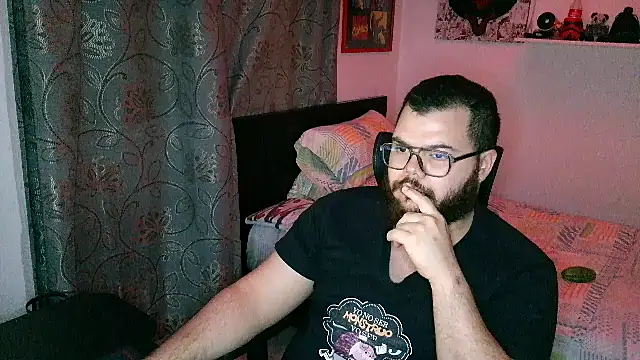 Snapshot of Edmund98 chatting on February 18, 2026, 12:39 am Edmund98 online show from February 18, 2026, 12:39 am