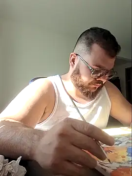 Snapshot of Edmund98 chatting on March 4, 2026, 1:28 pm Edmund98 online show from March 4, 2026, 1:28 pm