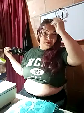 isis milove online show from February 28, 2026, 10:49 am